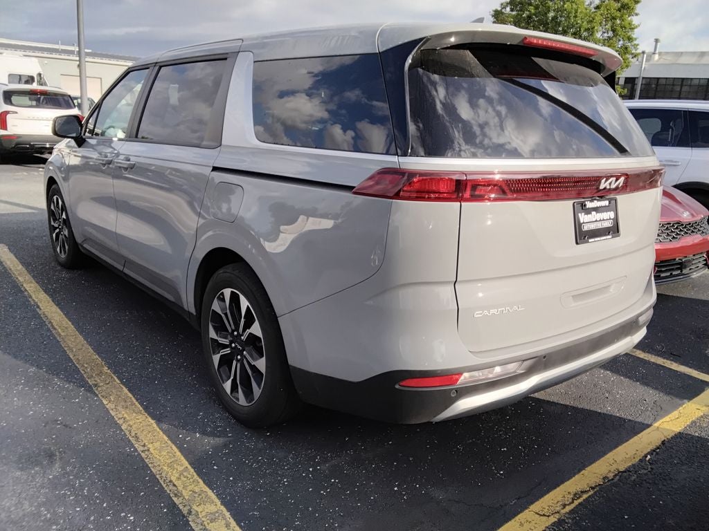2024 Kia Carnival EX