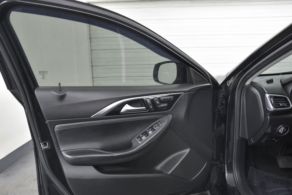 2019 INFINITI QX30 LUXE