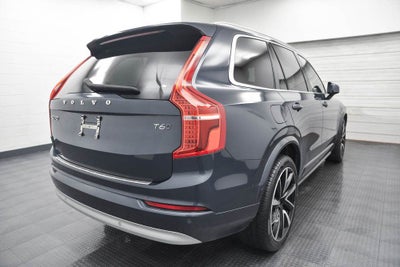 2022 Volvo XC90 T6 Momentum