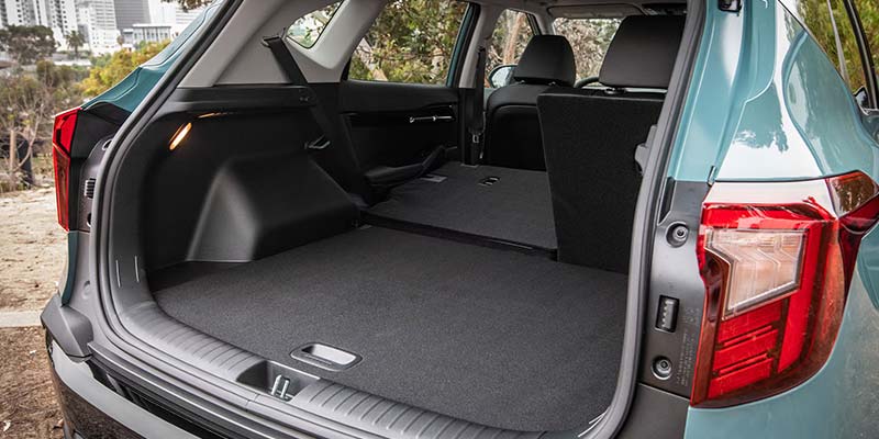 2026 Kia Seltos trunk space and flexible cargo storage for Akron, OH drivers