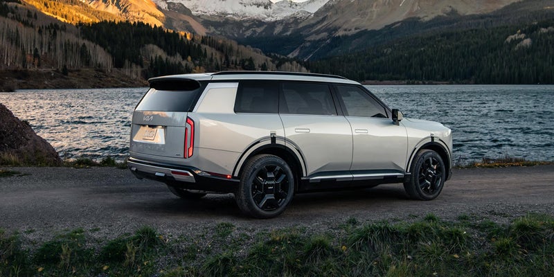 2027 Kia Telluride SUV near a lakeside setting showcasing outdoor adventure capability in Akron, OH